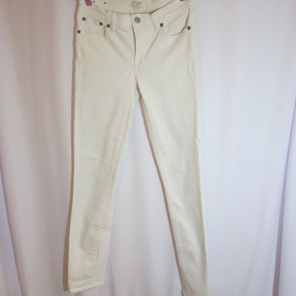 White Classic‎ Straight Leg Stretch Jeans